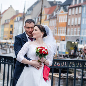 Newly wed in Nyhavn, Cph